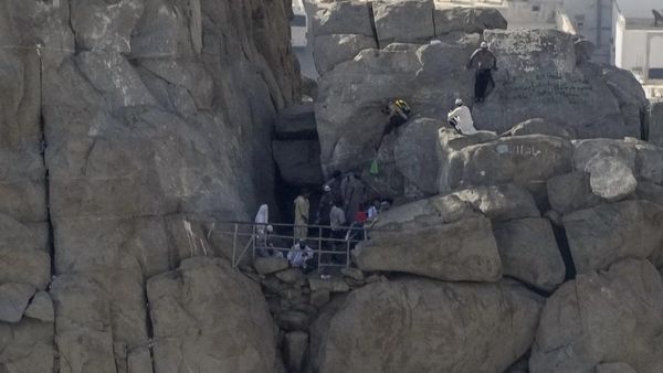 Potret Gua Hira, Tempat Nabi Muhammad Menerima Wahyu