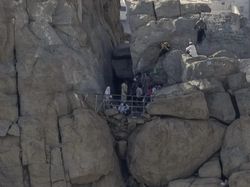 Menelusuri Gua Hira di Jabal Nur, Tempat Nabi Terima Wahyu Pertama