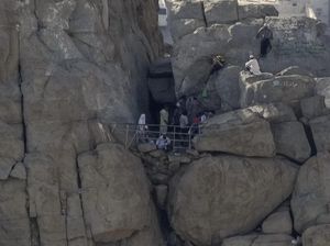 Potret Gua Hira, Tempat Nabi Muhammad Menerima Wahyu Potret Gua Hira, Tempat Nabi Muhammad Menerima Wahyu