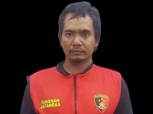 Peneror Pengendara Surabaya dengan Sandal Berpaku Ngaku Belajar di Penjara Peneror Pengendara Surabaya dengan Sandal Berpaku Ngaku Belajar di Penjara