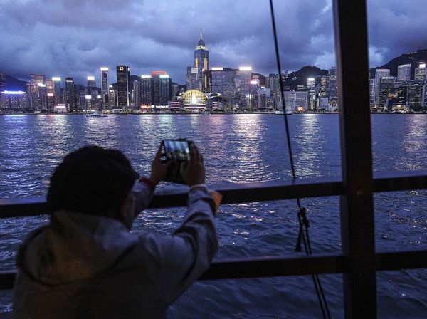 Serunya Berlayar Mengelilingi Victoria Harbour Hong Kong