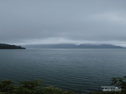 Sensasi Mendaki Demi Melihat Danau Tertinggi di Asia Tenggara