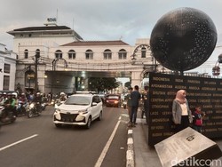 Libur Panjang, Jalan Asia Afrika Bandung Dipadati Wisatawan