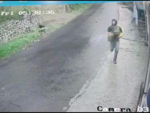 Heboh Maling Bensin Eceran di Tasikmalaya Terekam CCTV