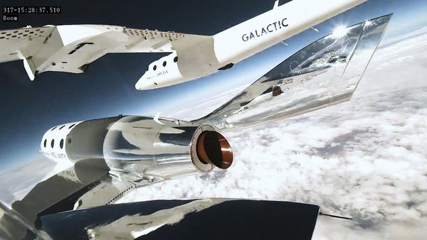 Wisata Antariksa Virgin Galactic Akhirnya Mengangkasa