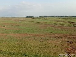 Waduk Cipancuh Jadi Magnet Wisatawan Meski Airnya Surut