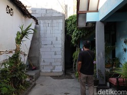 Gegara Dikucilkan, Warga di Ponorogo Tembok Jalan Gang Akses 13 KK