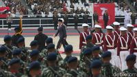 Foto-foto Jokowi jadi Inspektur Upacara di HUT Bhayangkara ke-77
