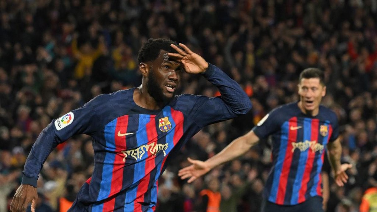 Franck Kessie jadi alternatif Al Nassr untuk Marcelo Brozovic (Foto: AFP/LLUIS GENE)