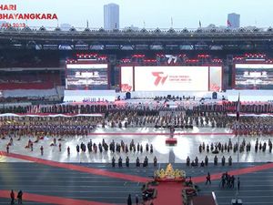 Meriahnya HUT Ke-77 Bhayangkara: Ada Kolosal Nusantara Presisi-Terjun Payung Meriahnya HUT Ke-77 Bhayangkara: Ada Kolosal Nusantara Presisi-Terjun Payung