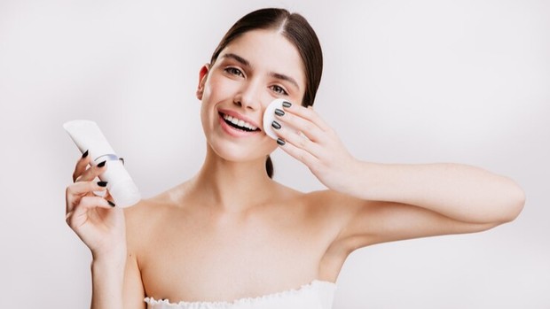 Ilustrasi/Foto: Freepik.com/lookstudio Mengenal tren skin streaming