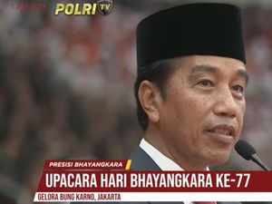 Kelakar Jokowi Cek Pasukan Upacara Bhayangkara Jalan Kaki: Saya Masih Kuat