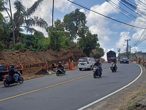 Kerap Jadi Lokasi Truk Kecelakaan, Tikungan Samsam Dipermak