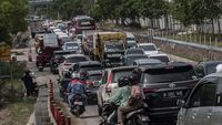 Jalur Wisata Anyer Macet Parah Sepanjang 5 Km