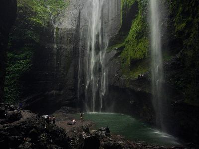 Libur Idul Adha, Air Terjun Madakaripura Ramai Wisatawan