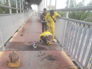 Sempat Bolong, Lantai JPO Daan Mogot Km 12 Jakbar Kini Sudah Ditutup Sempat Bolong, Lantai JPO Daan Mogot Km 12 Jakbar Kini Sudah Ditutup