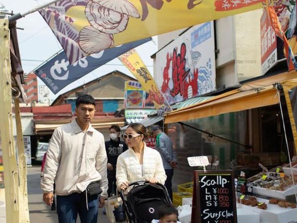 Nikita Willy Ajak Anak Kulineran di Jepang hingga Belanja ke Eropa