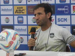 Luis Milla Soroti Lini Pertahanan Persib