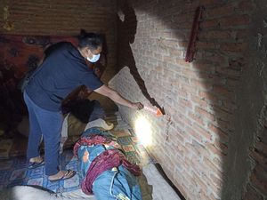 Petani Bombana Tewas Terbungkus Kasur Ternyata Dibunuh Istri-Selingkuhan Petani Bombana Tewas Terbungkus Kasur Ternyata Dibunuh Istri-Selingkuhan