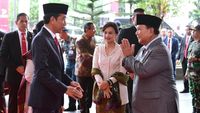 Momen Prabowo Dampingi Jokowi Hadiri HUT ke-77 Polri di GBK