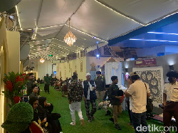 Ratusan Jemaah Haji Guyub di Tenda Mina Maktour, Berdoa-Bercengkrama Bersama