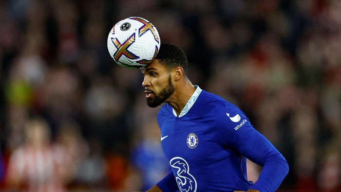FILE PHOTO: Soccer Football - Premier League - Brentford v Chelsea - Brentford Community Stadium, London, Britain - October 19, 2022 Chelseas Ruben Loftus-Cheek in action Action Images via Reuters/Andrew Boyers EDITORIAL USE ONLY. No use with unauthorized audio, video, data, fixture lists, club/league logos or live services. Online in-match use limited to 75 images, no video emulation. No use in betting, games or single club /league/player publications.  Please contact your account representative for further details./File Photo