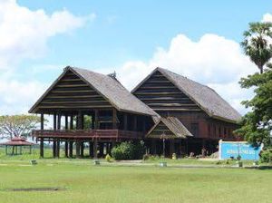 5 Rumah Adat di Indonesia dan Makna Filosofis di Baliknya 5 Rumah Adat di Indonesia dan Makna Filosofis di Baliknya