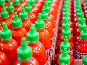 Gokil! Saus Sriracha Dijual Hampir Rp 2 Juta Gegara Cabe Langka Gokil! Saus Sriracha Dijual Hampir Rp 2 Juta Gegara Cabe Langka