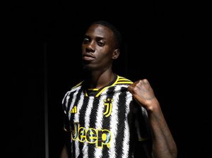 Timothy Weah Bangga Ikuti Jejak Sang Ayah Main di Liga Italia Timothy Weah Bangga Ikuti Jejak Sang Ayah Main di Liga Italia