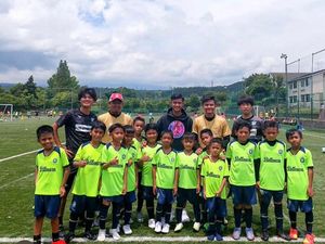 Andre Rosiade Fasilitasi Pesepakbola Muda ASIOP FC Bertemu Pratama Arhan Andre Rosiade Fasilitasi Pesepakbola Muda ASIOP FC Bertemu Pratama Arhan