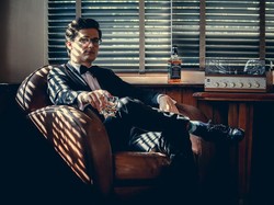 Gandeng Black Tie Affair, Dennis van Aarsen Perdengarkan Lifeline