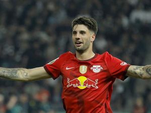 Dominik Szoboszlai Resmi Berseragam Liverpool Dominik Szoboszlai Resmi Berseragam Liverpool