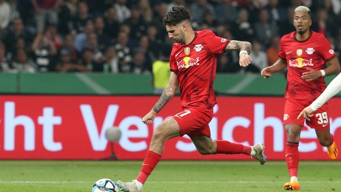 Soccer Football - DFB Cup - Final - RB Leipzig v Eintracht Frankfurt - Olympiastadion, Berlin, Germany - June 3, 2023  RB Leipzigs Dominik Szoboszlai scores their second goal REUTERS/Cathrin Mueller DFB REGULATIONS PROHIBIT ANY USE OF PHOTOGRAPHS AS IMAGE SEQUENCES AND/OR QUASI-VIDEO.