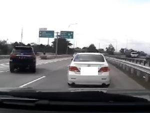 Viral Fortuner Hampir Picu Tabrakan karena Exit Tol Terlewat, Begini Etikanya