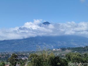 Gunung Cikuray yang Bikin Tsar Nicholai II Tergila-gila Gunung Cikuray yang Bikin Tsar Nicholai II Tergila-gila