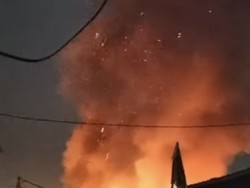 Kebakaran di Klender, 16 Unit Damkar Dikerahkan ke Lokasi