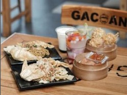 Laris Manis Sejak Dulu, 5 Resto Indonesia Ini Bikin Orang Rela Antre!