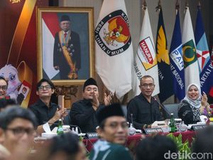 Momen KPU Gelar Pleno Rekapitulasi DPT Pemilu 2024