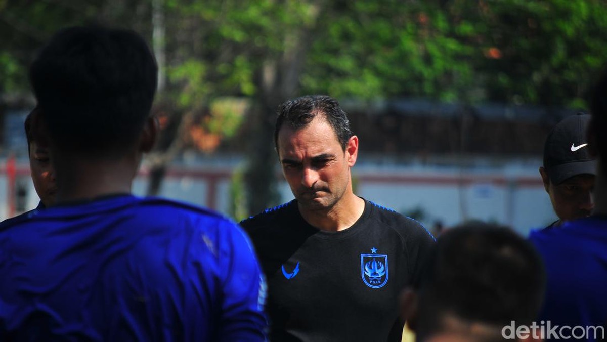 Pelatih PSIS Semarang, Gilbert Agius, menegaskan bahwa laga di markas PSS Sleman tak akan mudah. (Foto: Prihatnomo/detikJateng)