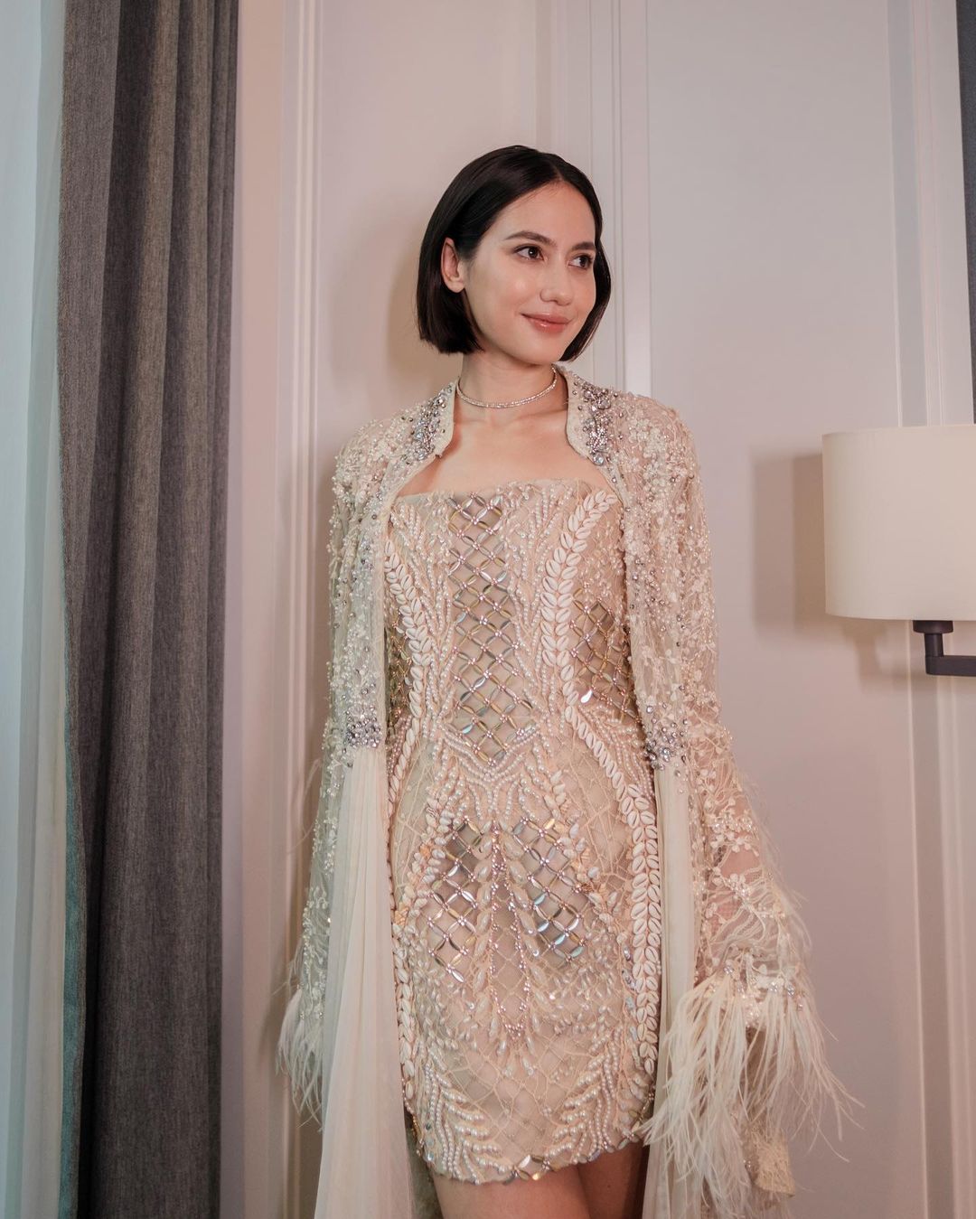 Gaya Pevita Pearce dalam baltan karya Maison Baaz Couture
