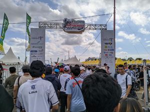 Final Race 2, Ribuan Penonton Padati Sirkuit MXGP Selaparang Final Race 2, Ribuan Penonton Padati Sirkuit MXGP Selaparang