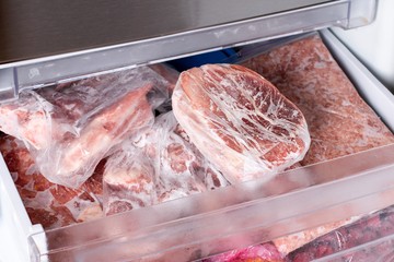 Berapa Lama Daging Kurban Awet Segar Saat Disimpan di Freezer?