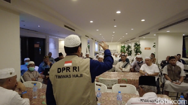 Timwas Haji DPR Bertemu Jemaah Haji Asal Riau