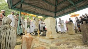 Potret Ribuan Orang Ikut Ziarah Kute Seribu di Makam Keramat Pulau Bangka