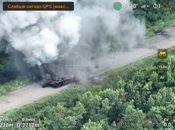 Detik-detik Tank Rusia Ditembak Ukraina, Kru Kocar-kacir