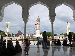 Doa Masuk Masjid Lengkap dengan Arab, Latin, dan Artinya
