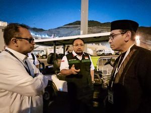 Protes ke Mashariq, Menag Yaqut: Saya Tak akan Makan sebelum Jemaah Haji Semua Makan Protes ke Mashariq, Menag Yaqut: Saya Tak akan Makan sebelum Jemaah Haji Semua Makan