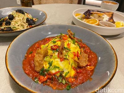 Kafe Brunch di Kemang Ini Punya Truffle Omurice dan French Toast Nikmat