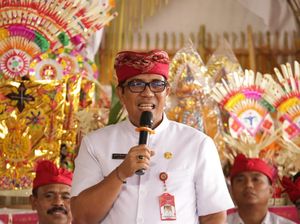 Bupati Tabanan Apresiasi Ngaben Massal Desa Adat Pajahan Bali
