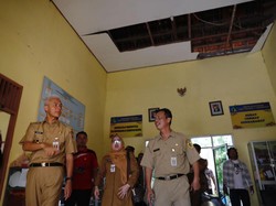 Cek Sekolah Terdampak Gempa Bantul, Ganjar: Evaluasi Konstruksinya